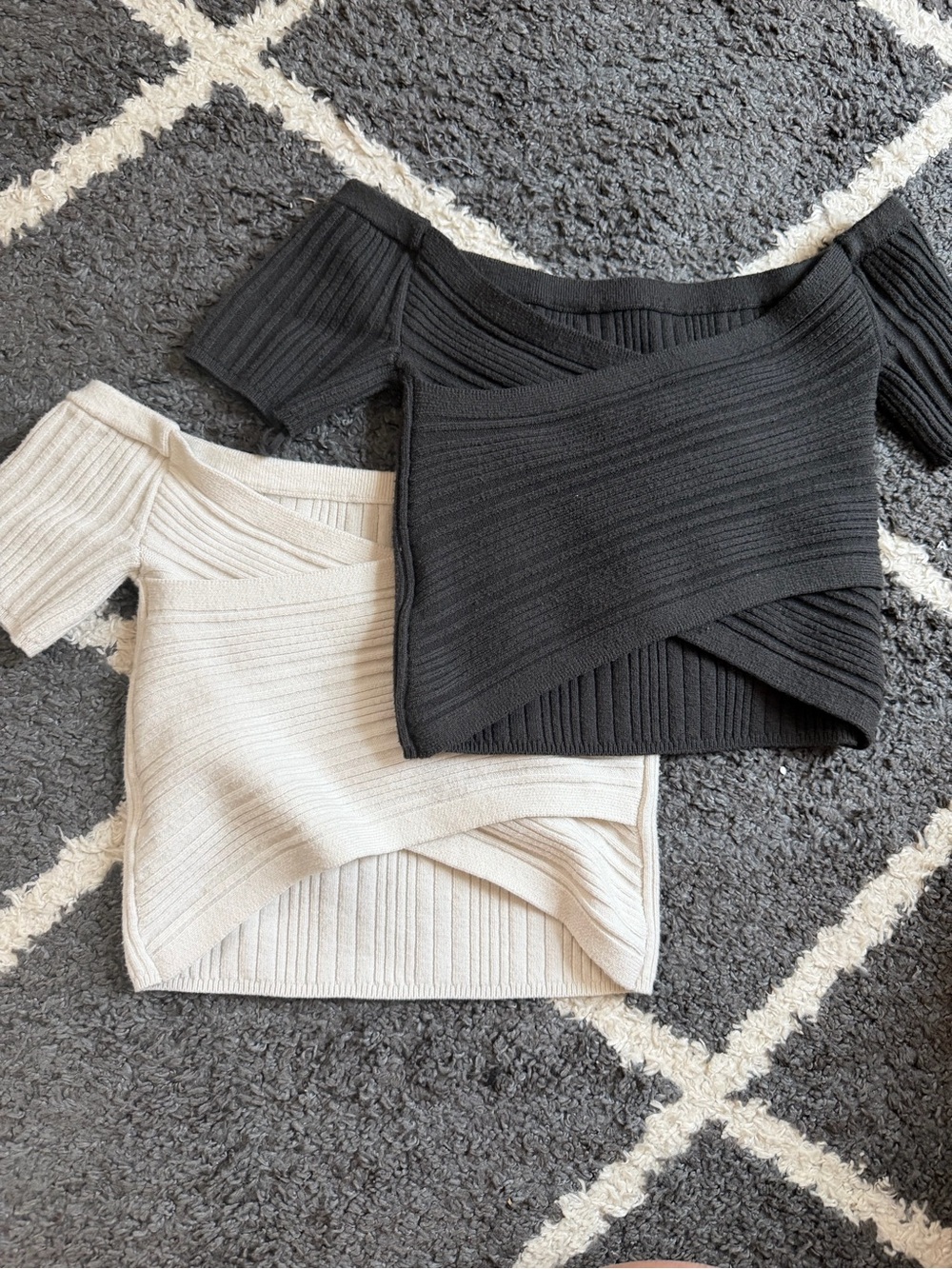 aerie Ribbed Off-Shoulder Crossover Crop Top - Black & Cream